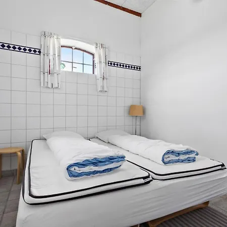 7 Bedroom Stunning In - D70125 別荘 Grenå