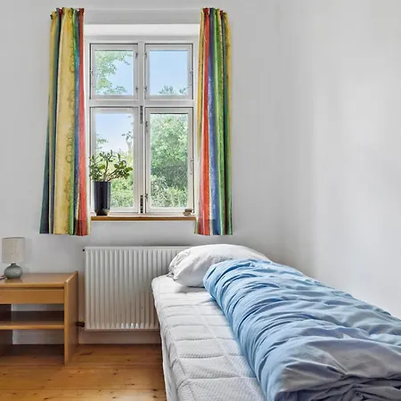 7 Bedroom Stunning In - D70125