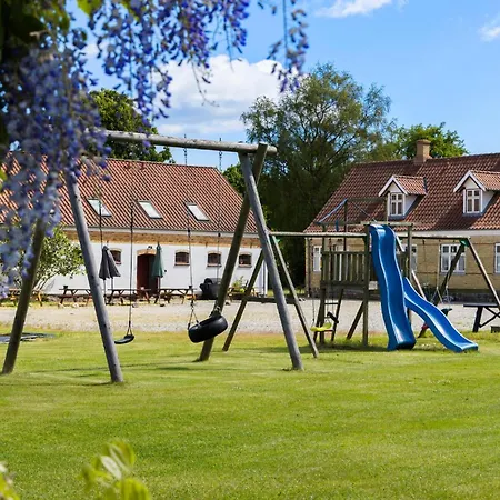 7 Bedroom Stunning In - D70125