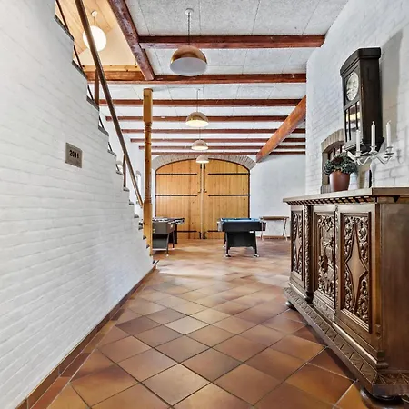 別荘 7 Bedroom Stunning In - D70125