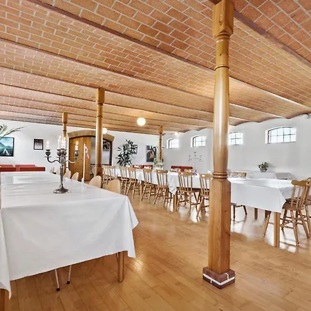 7 Bedroom Stunning In - D70125 別荘 Grenå