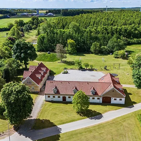 7 Bedroom Stunning In - D70125 別荘 Grenå