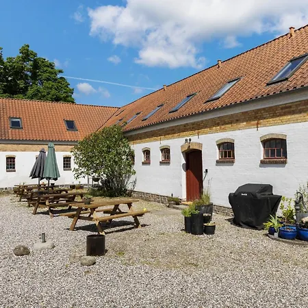 7 Bedroom Stunning In - D70125 別荘