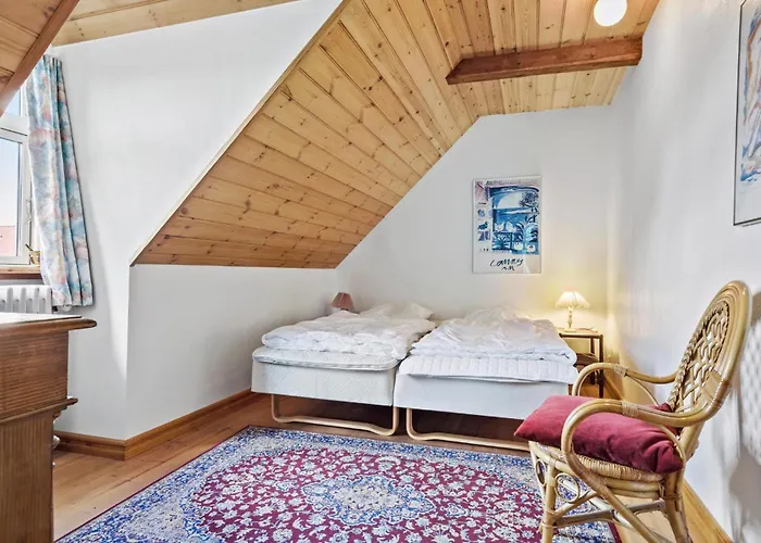 7 Bedroom Stunning In - D70125