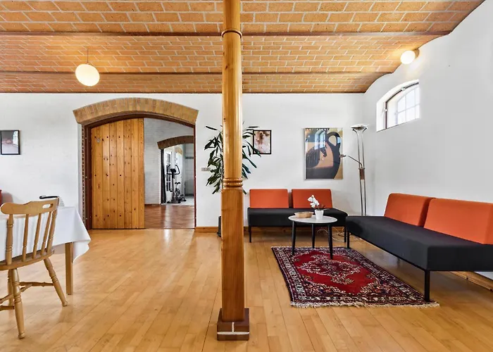 펜션 7 Bedroom Stunning In - D70125